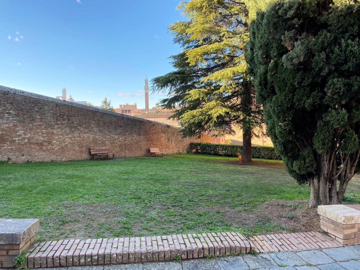 Casa Ilaria - Luminoso Con Vista Nel Centro Storico Sienne